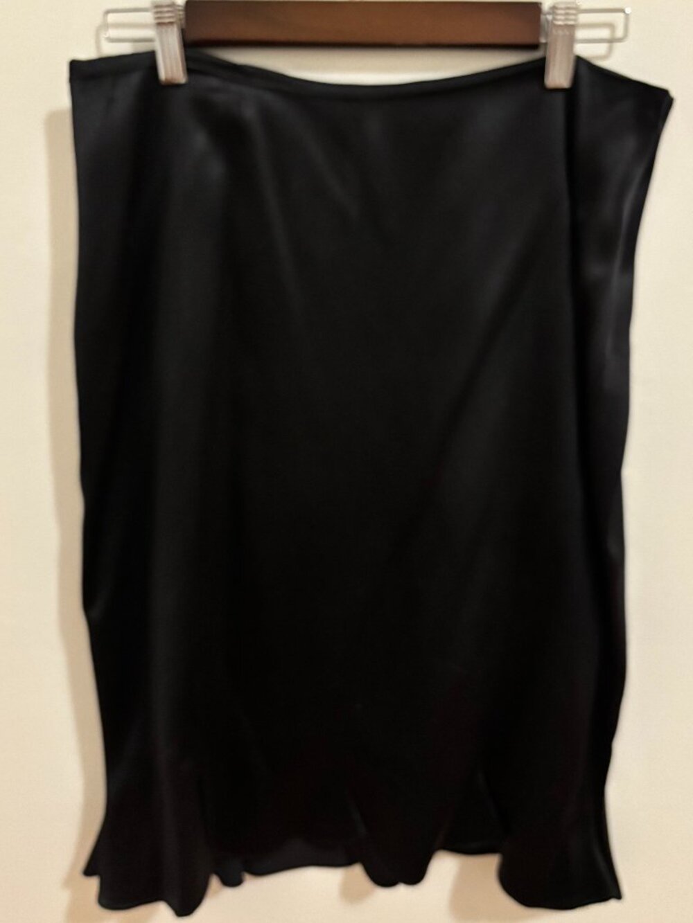 St John Evening Silk Satin Black Skirt size 10